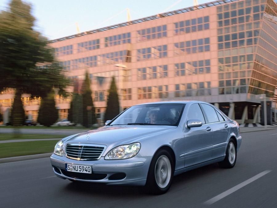  Mercedes-Benz S500 4Matic 2002 года  (фото 17 из 23)